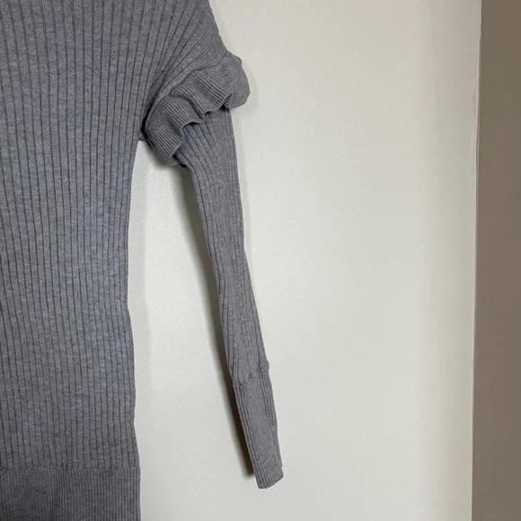 Gray Ribbed Knit Sweater - Picture 3 of 4